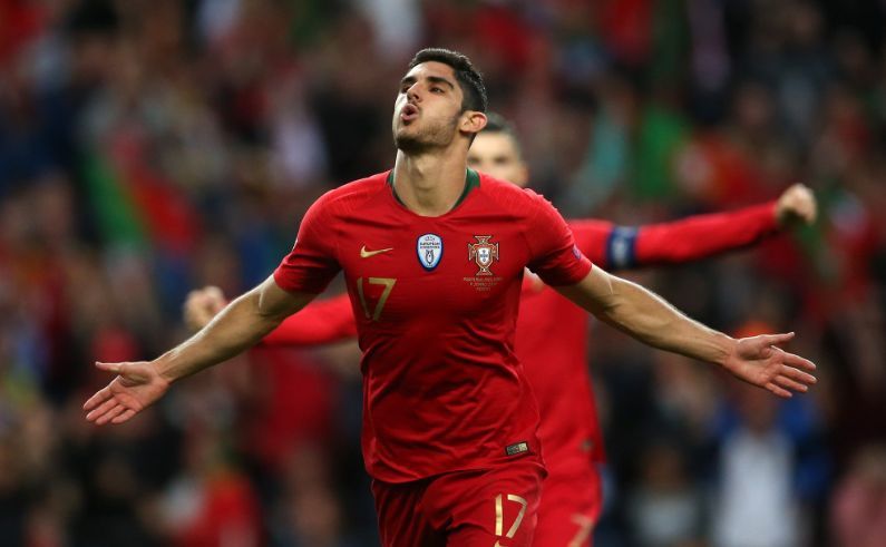  Guedes celebra el gol de la final de la Nations League