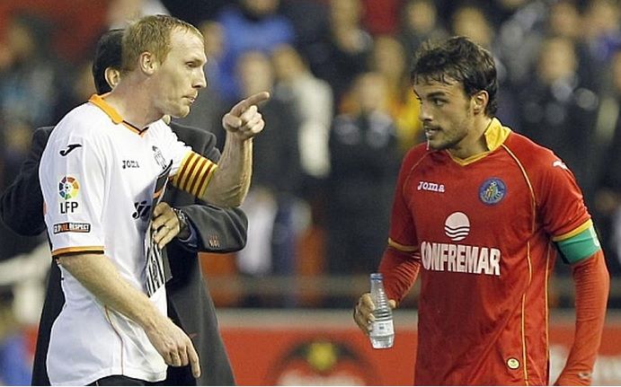 Jeremy Mathieu llegó a ser capitán del Valencia CF.