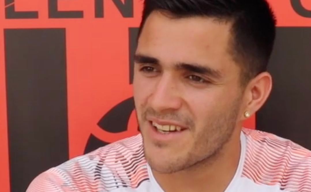  Maxi Gómez atiende a ElDesmarque