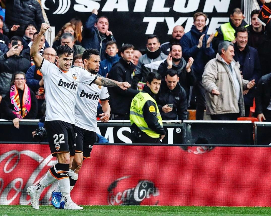  Maxi Gómez celebra el 1-0 en Mestalla