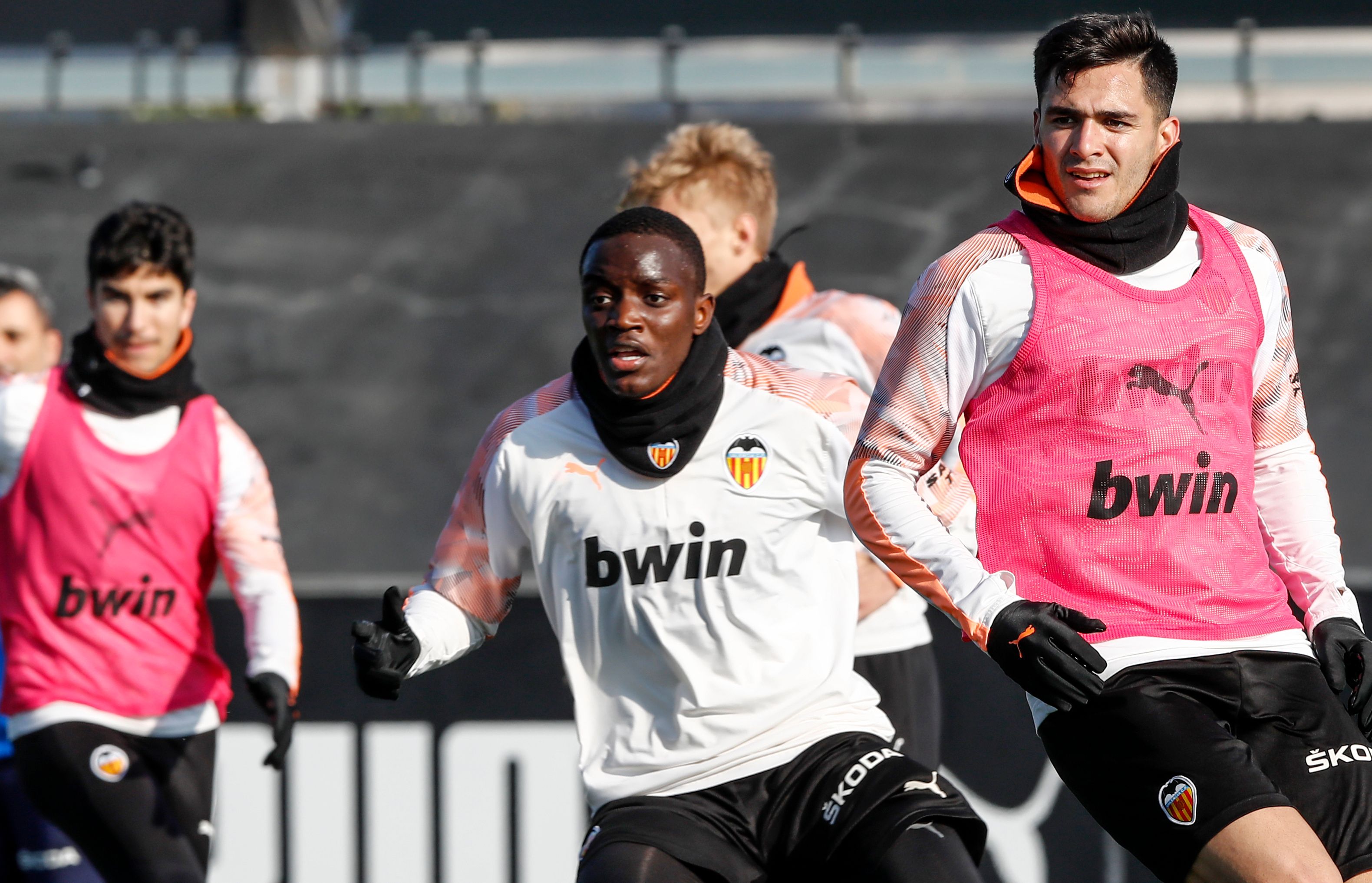  Maxi Gómez tiene opciones de colarse en el posible once titular