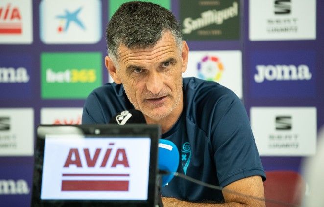  José Luis Mendilibar en rueda de prensa.