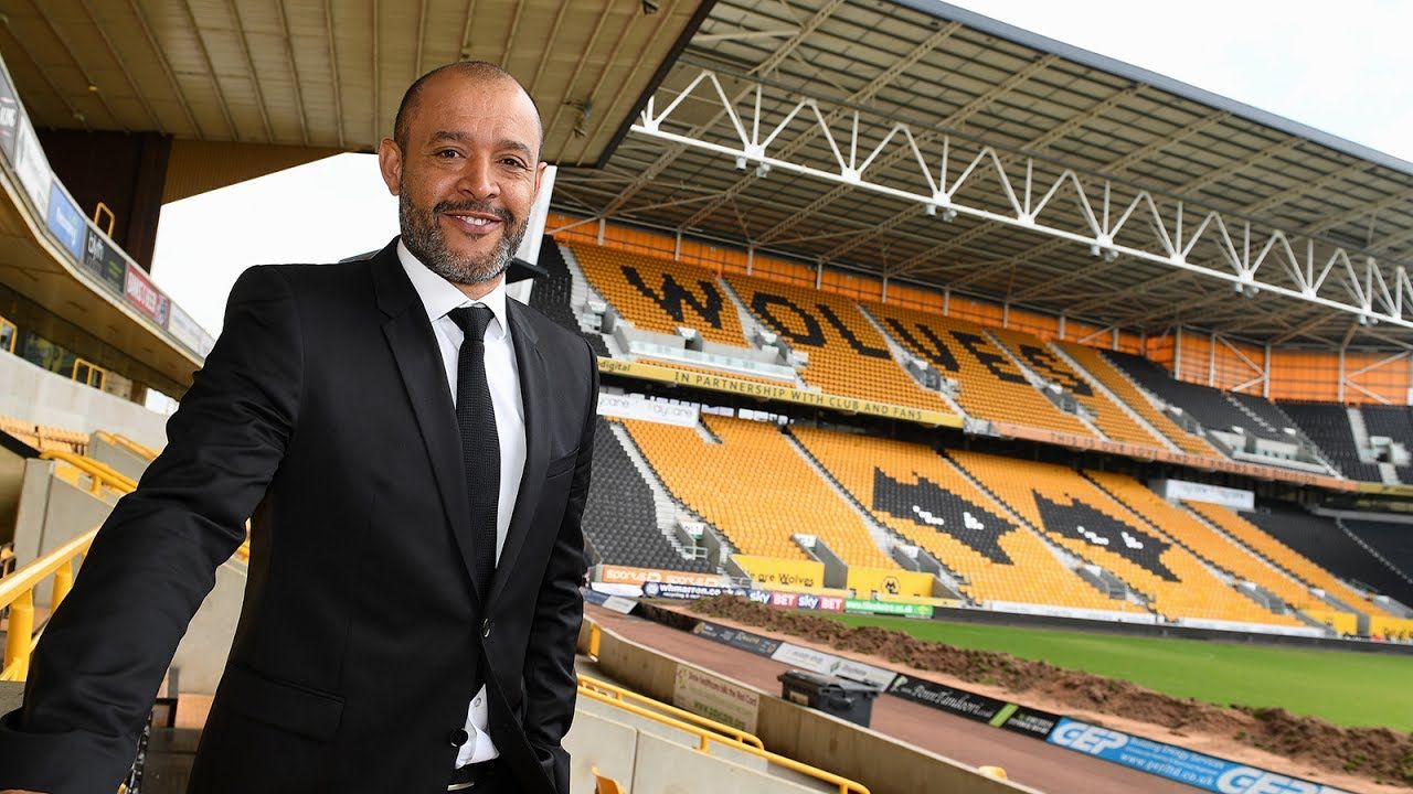  Nuno Espírito Santo posa en el estadio del Wolves.