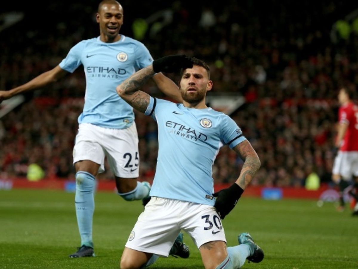  Otamendi celebra un gol con el Manchester City.