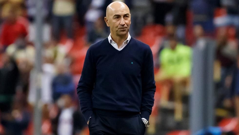  Pako Ayestarán es destituido por el Pachuca