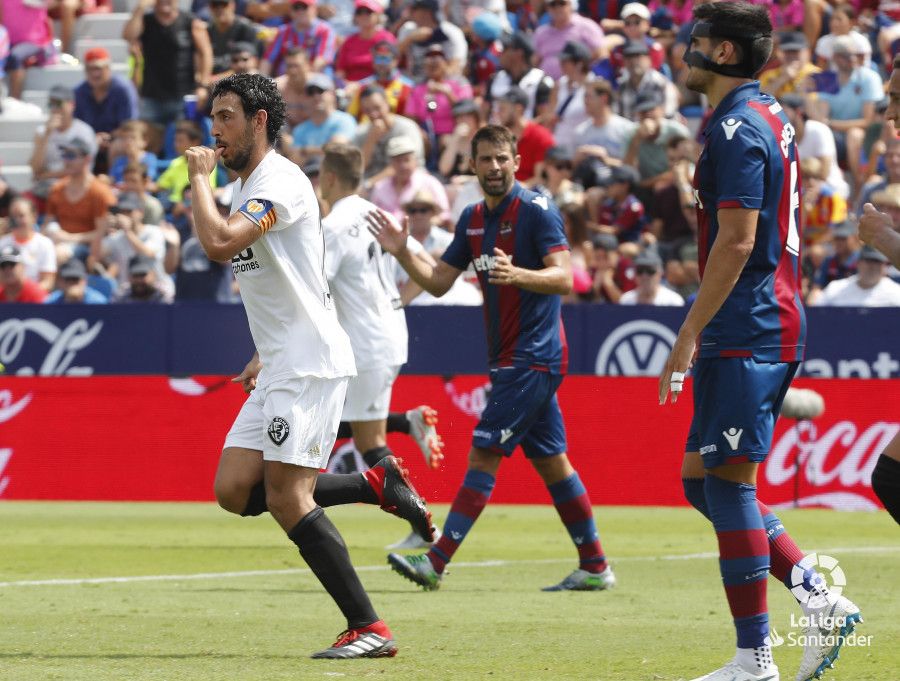  Parejo marca de penalti.