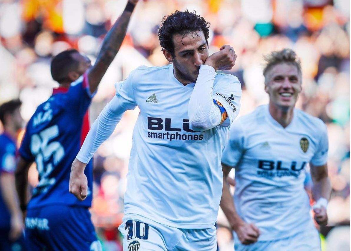  Parejo celebra el 1-0 ante el Huesca.