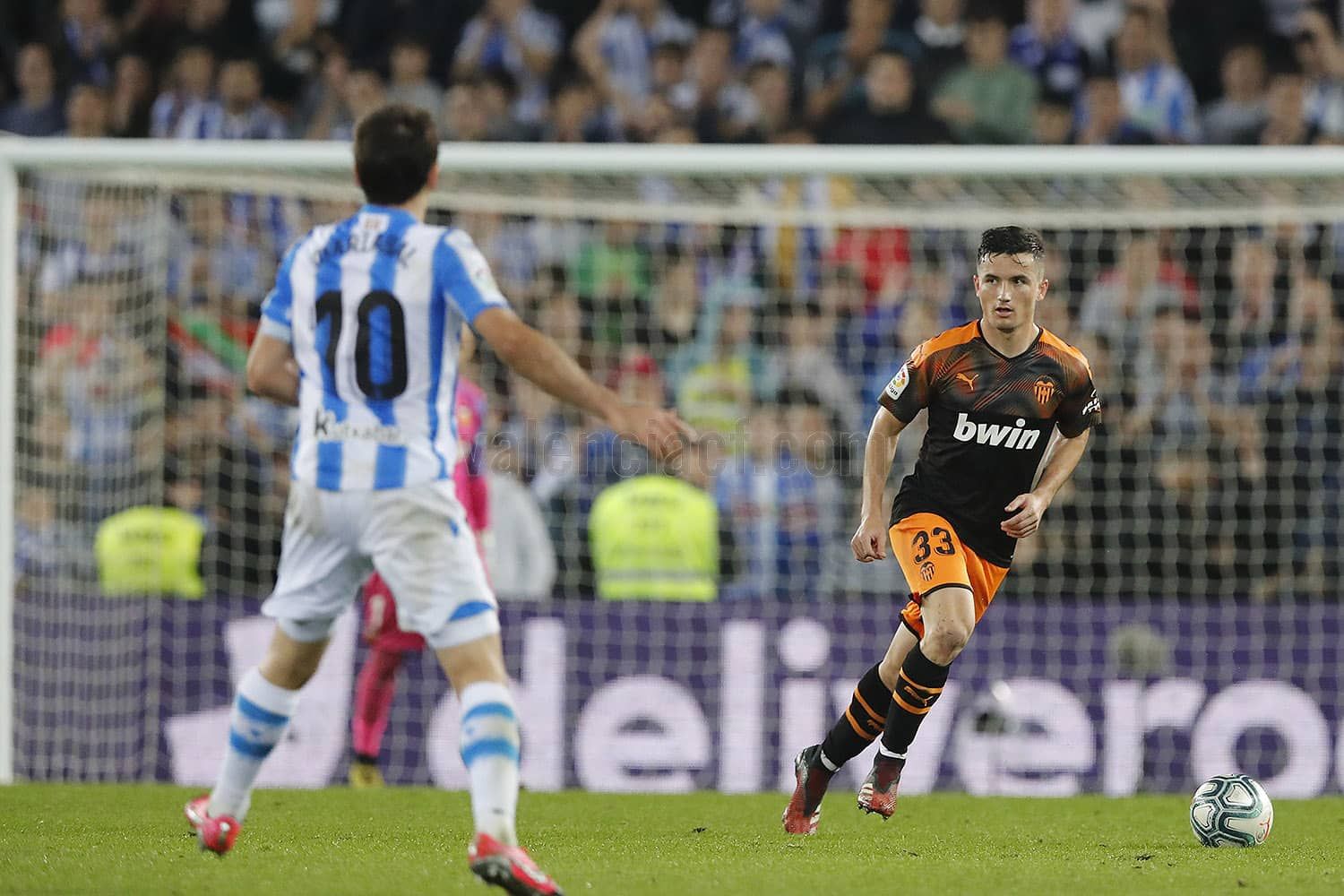 Hugo Guillamón debutó con el Valencia CF contra la Real Sociedad.