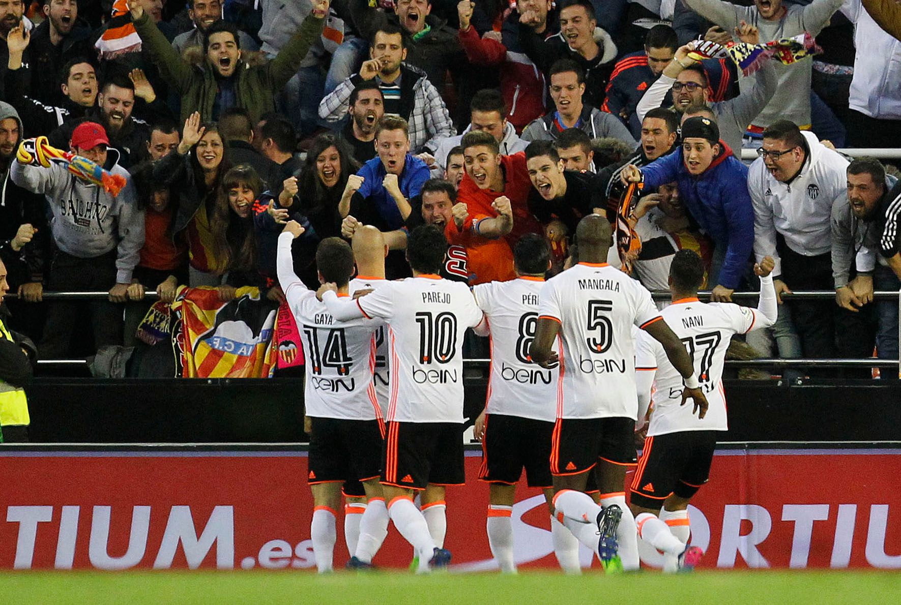 Los jugadores del Valencia cuajaron una gran primera parte.