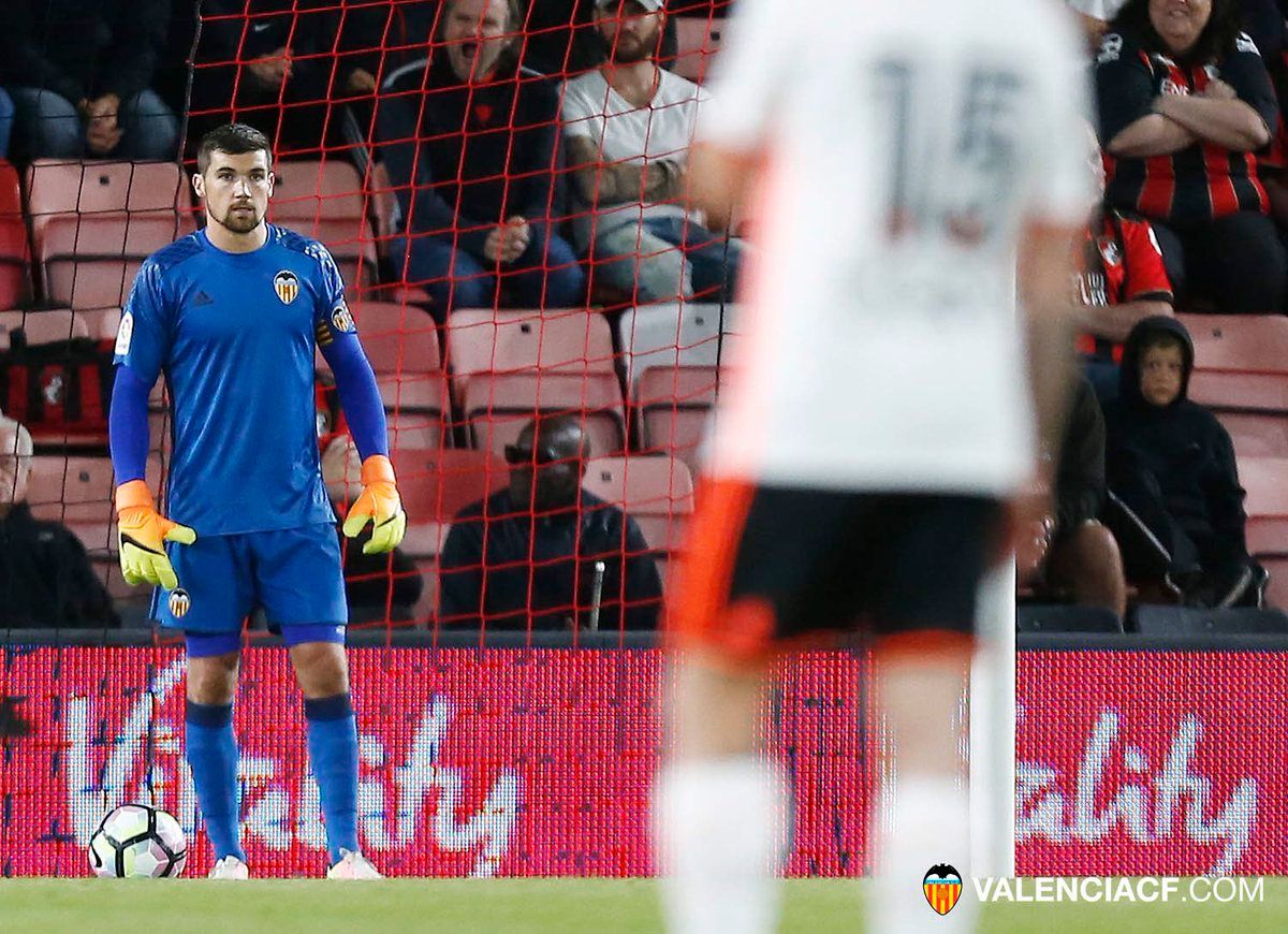 Ryan con el brazalete. (Foto: Valencia CF)