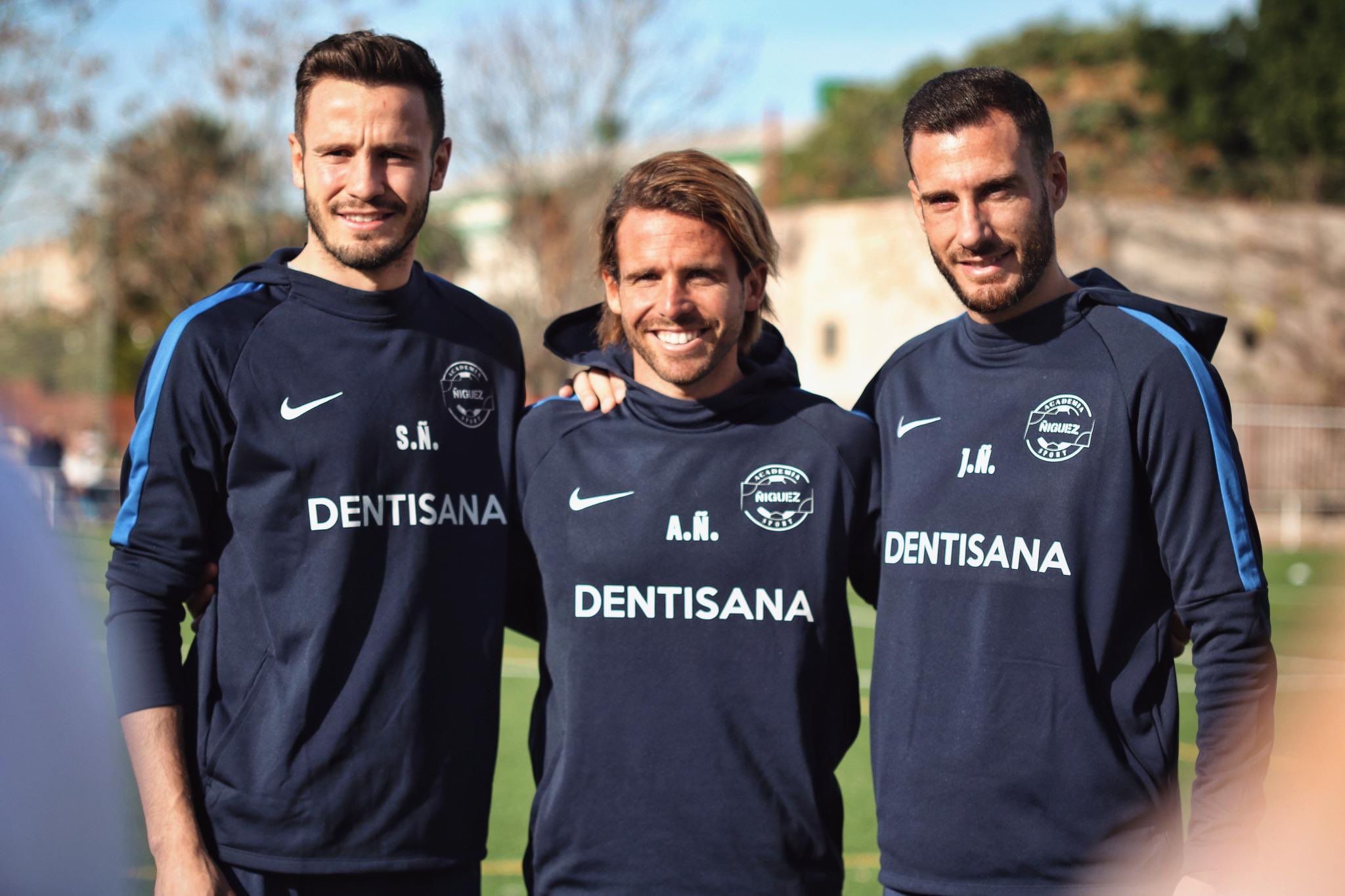  Saúl, Aarón y Jonathan Ñíguez, durante un acto de la academia que tienen juntos