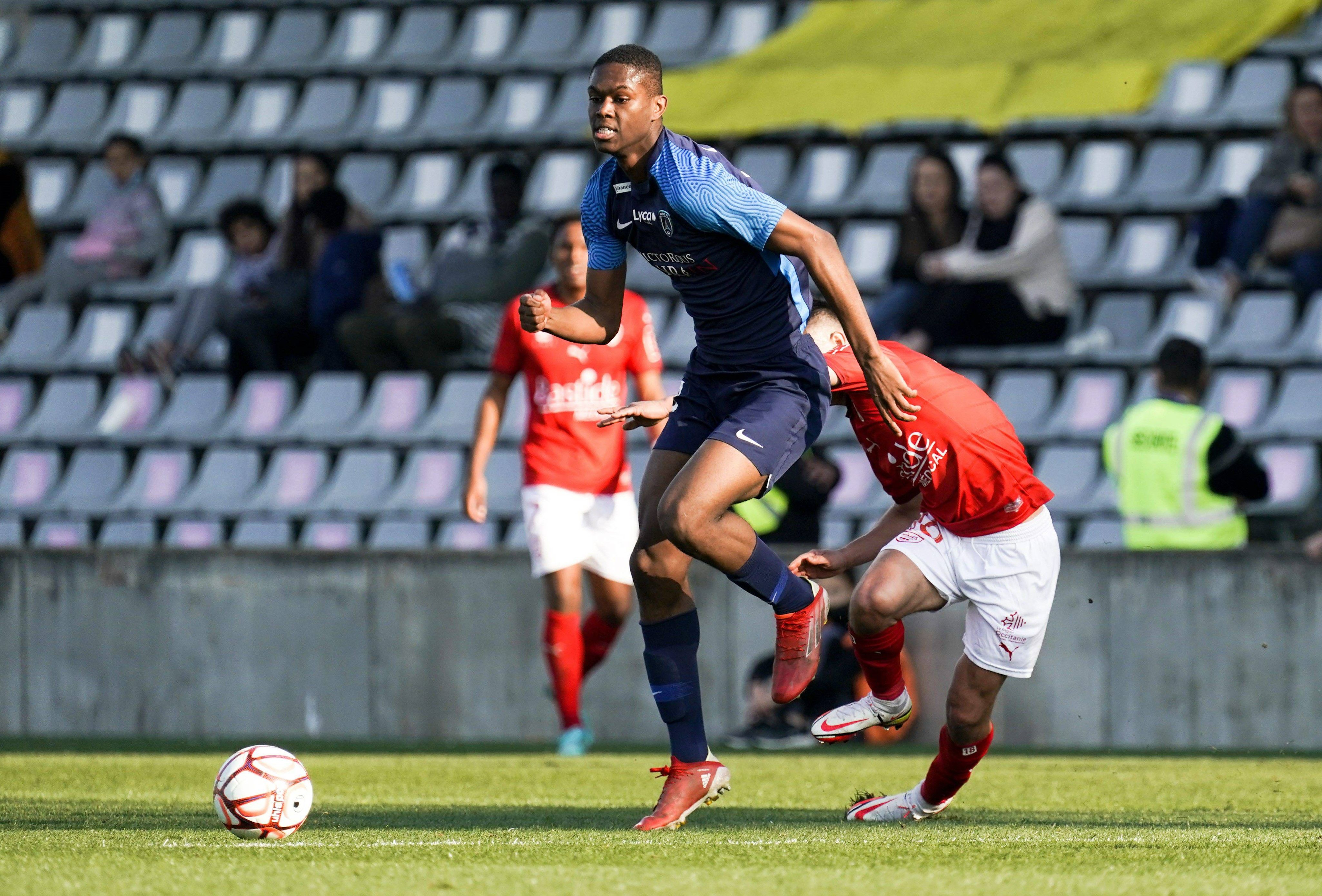 Yoann Beaka, delantero que tiene a prueba el Sporting Atlético.