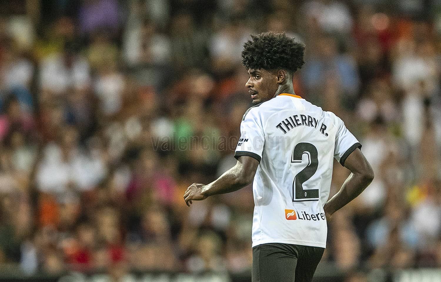 El fichaje de un lateral derecho depende de la salida de Thierry Correia.