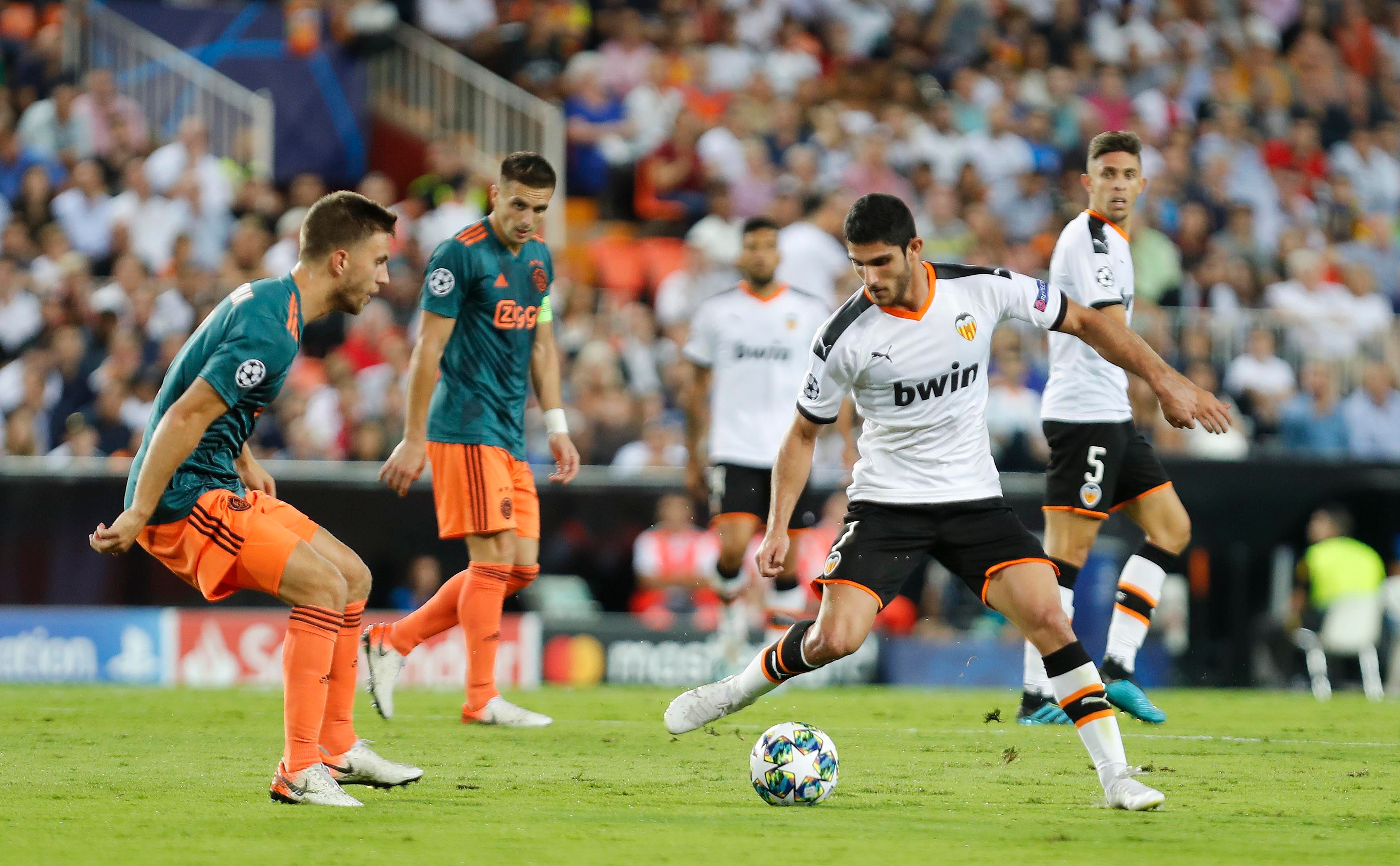  El Valencia - Ajax fue el último partido que jugó Guedes.