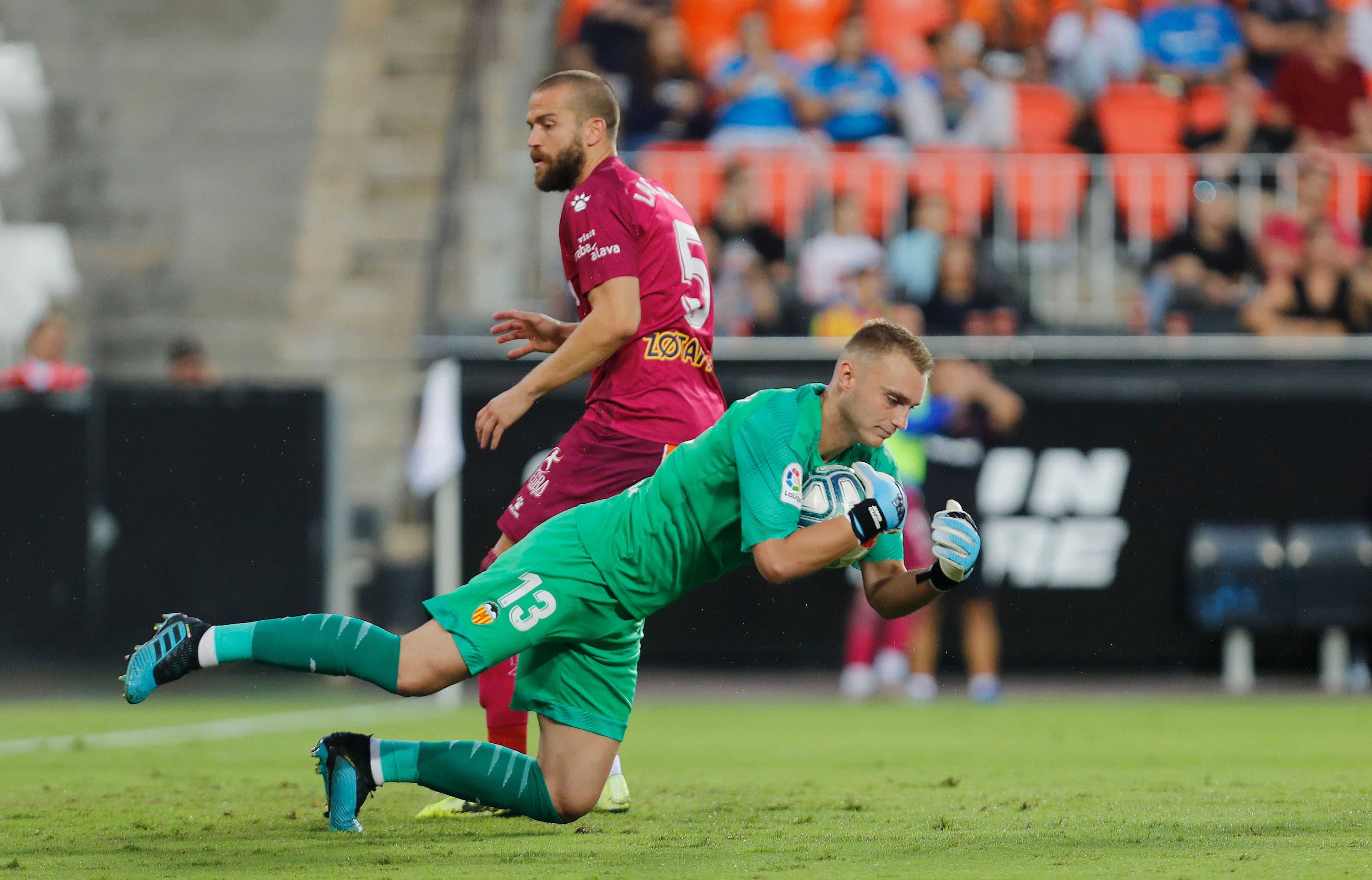  Cillessen ya estuvo en la alineación del Valencia contra Alavés en Mestalla.