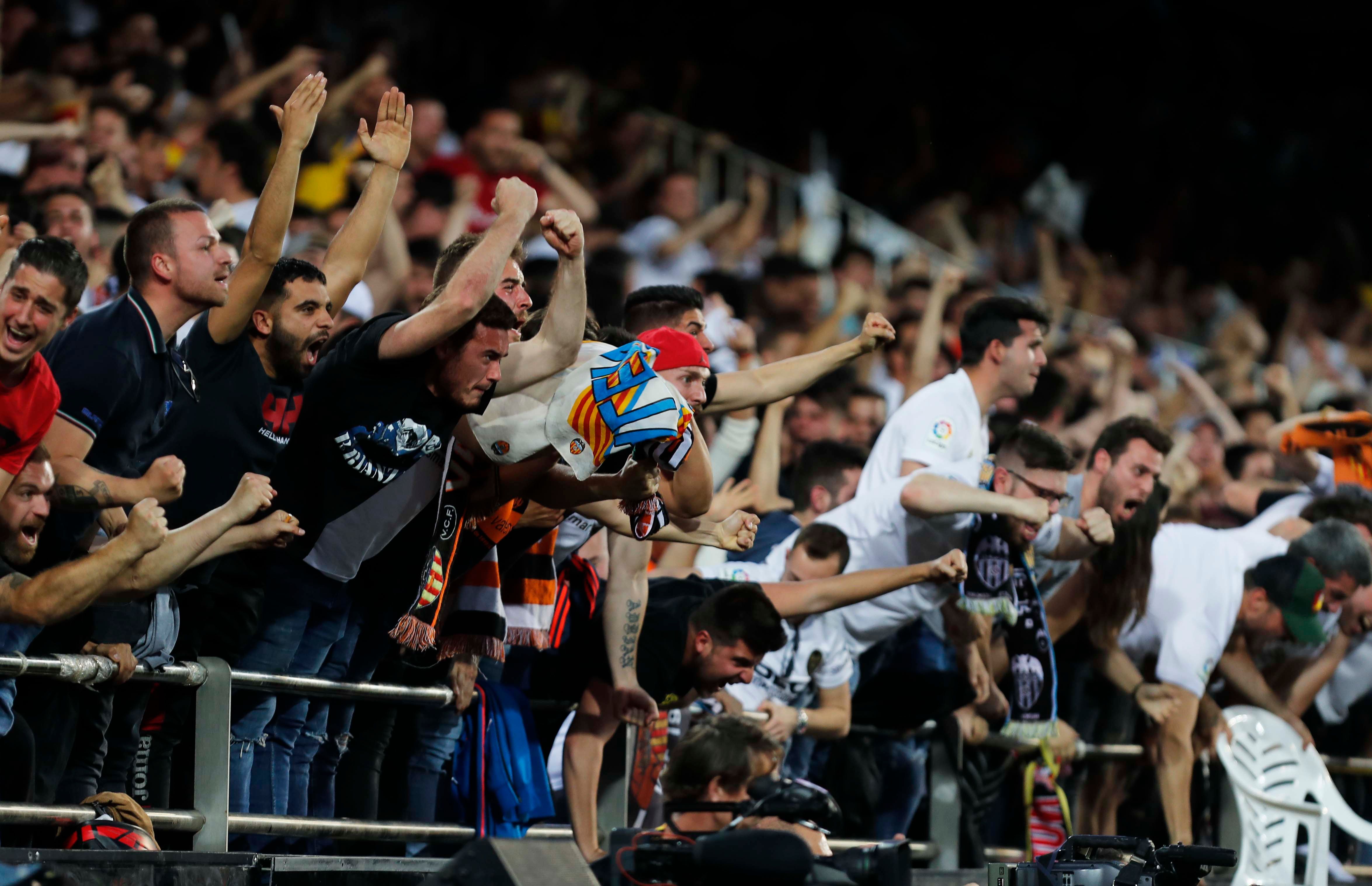  El Valencia CF defenderá a sus abonados ante las amenazas de la Curva Nord.
