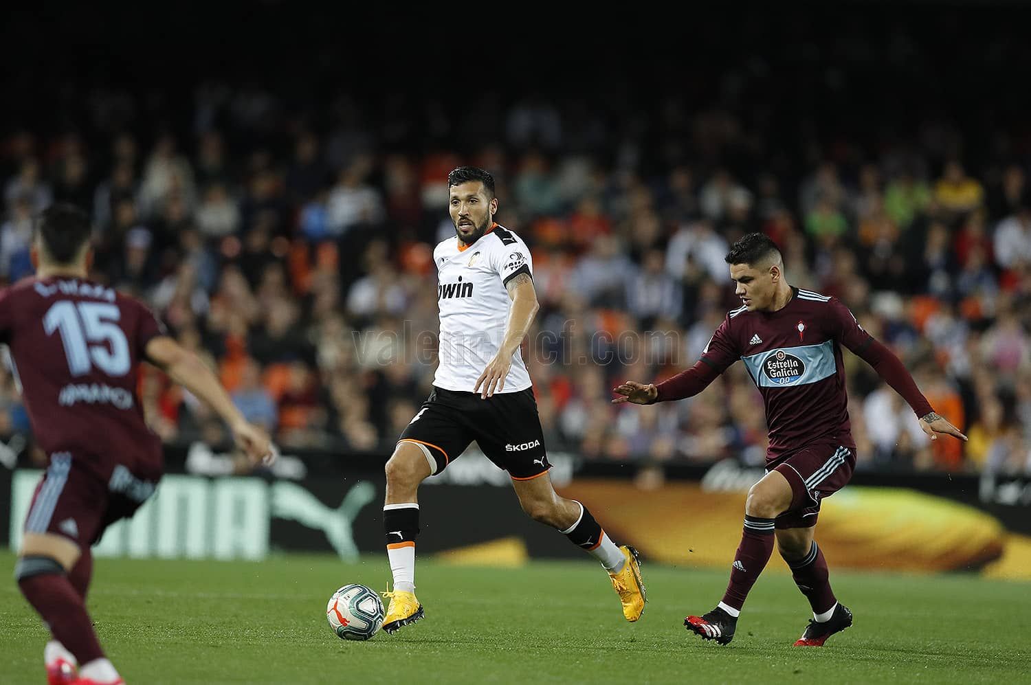  Ezequiel Garay se lesionó durante el Valencia-Celta.