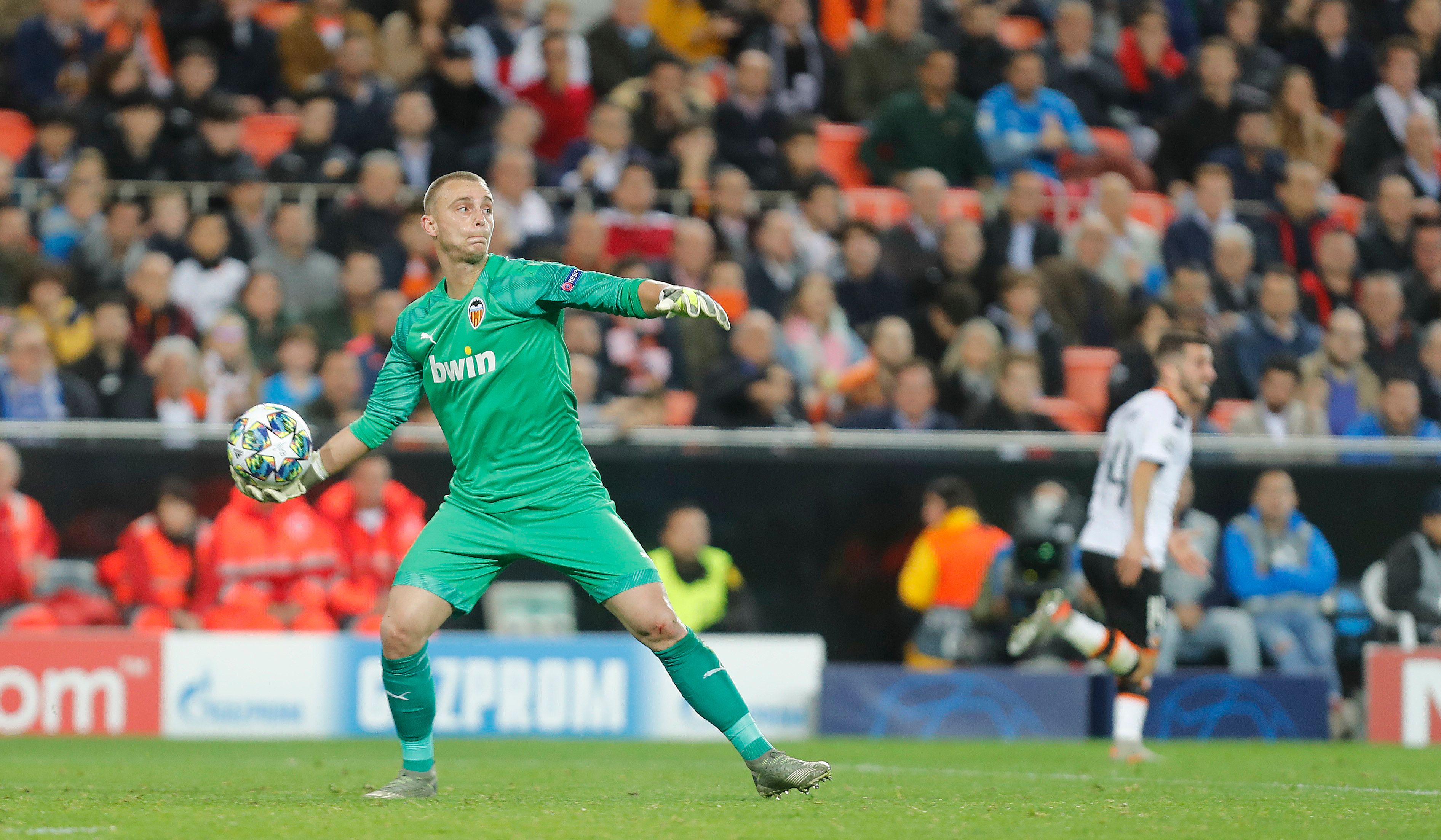  Cillessen en el Valencia - Chelsea.