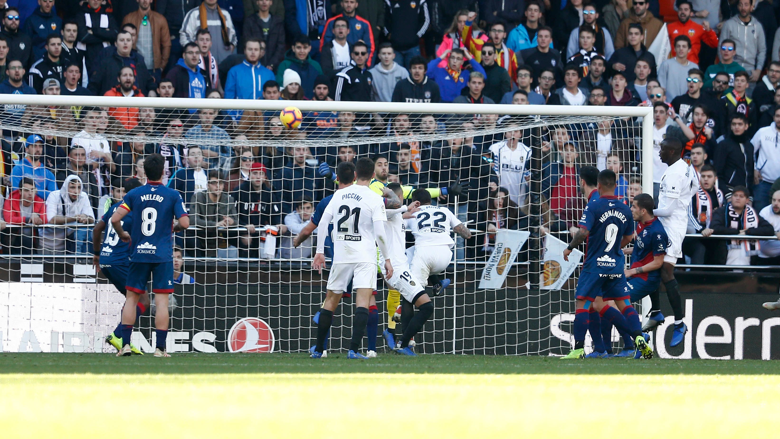  Mina falla a bocajarro en el Valencia-Huesca.