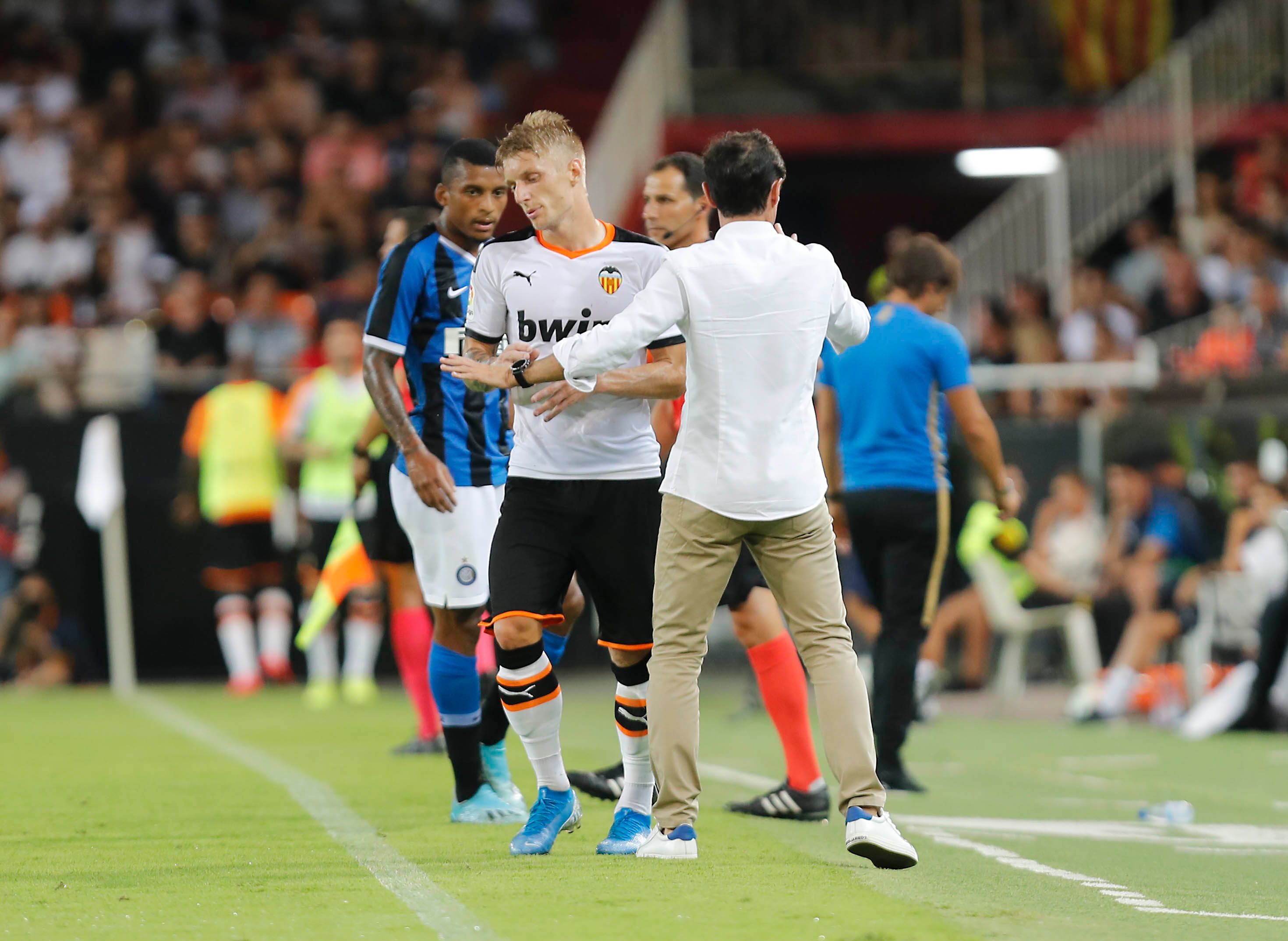  Marcelino le da instrucciones a Wass.