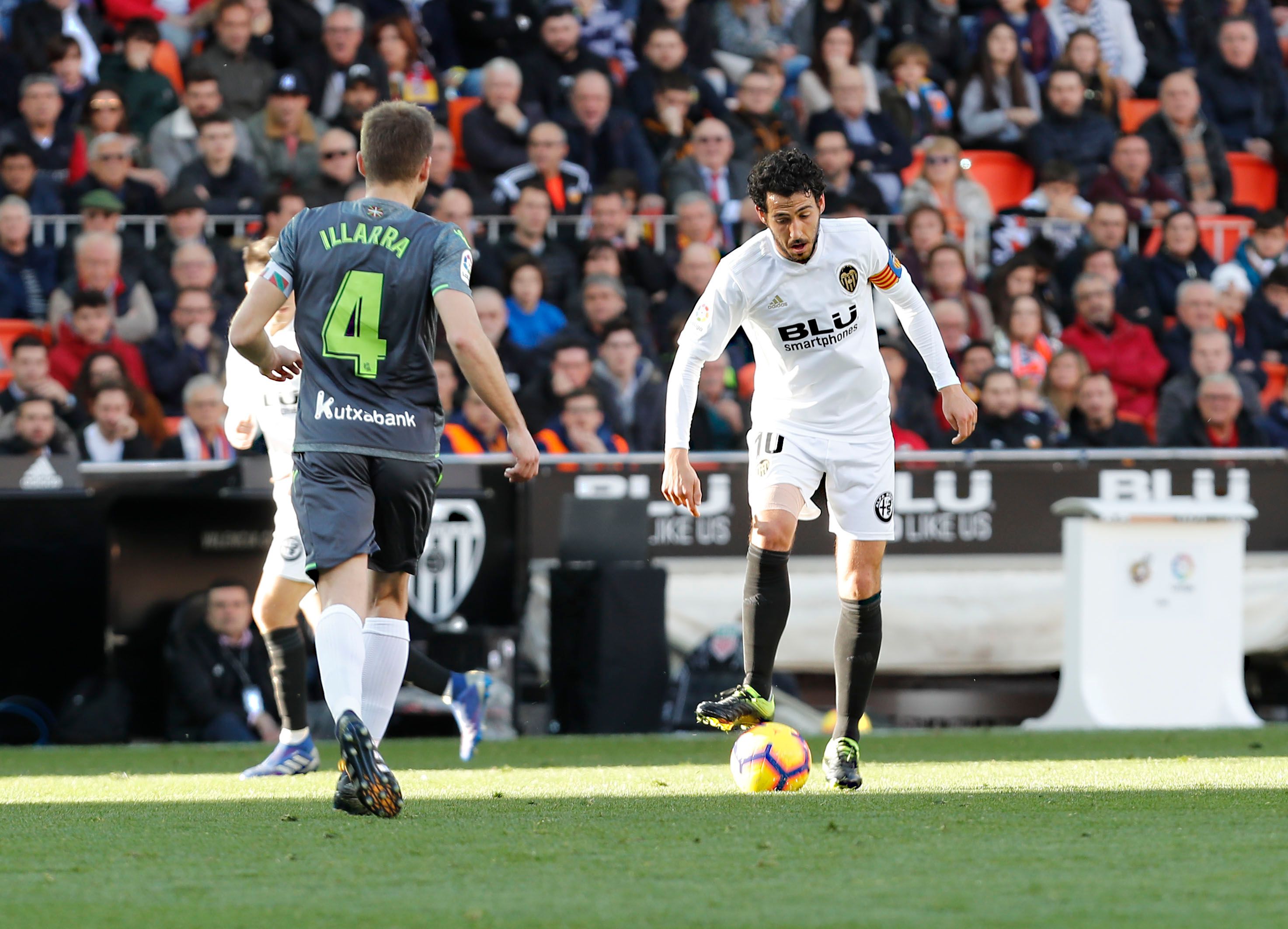  Jugada en Mestalla en el partido entre el Valencia-Real Sociedad.