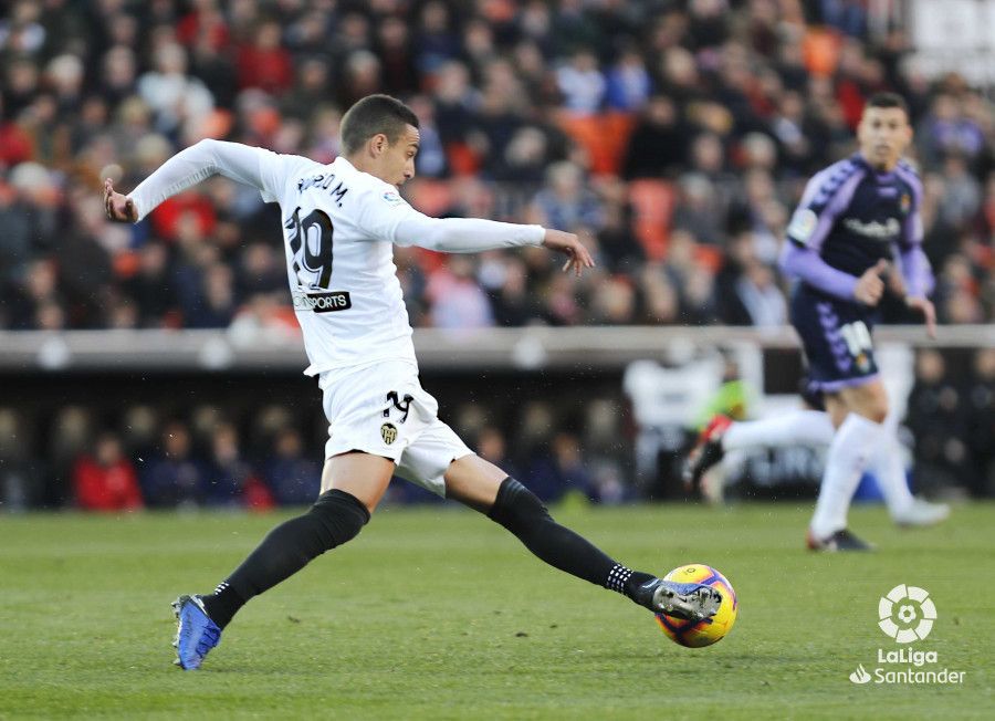  Rodrigo falló un penalti en el Valencia-Valladolid.
