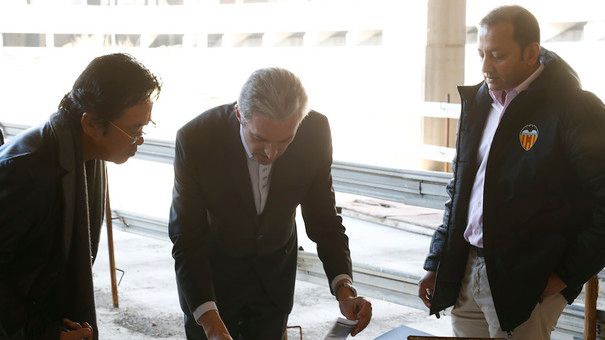  Visita de Anil Murthy al Nuevo Estadio del Valencia CF.