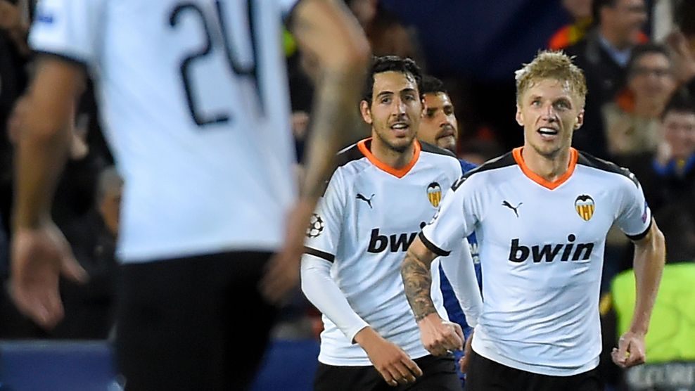  Daniel Wass y Dani Parejo en el Valencia-Chelsea