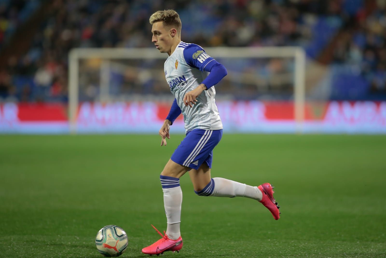  Álex Blanco sigue sumando minutos con el Fuenlabrada.