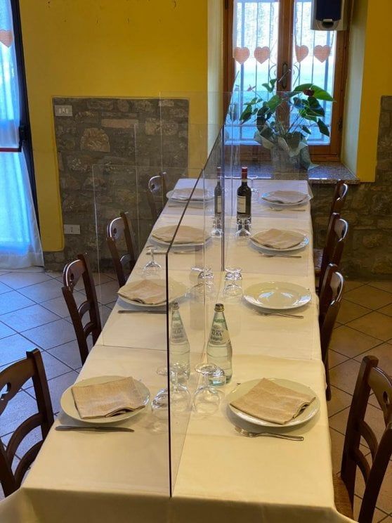 El aspecto que podrían tener las mesas de los bares y restaurantes.