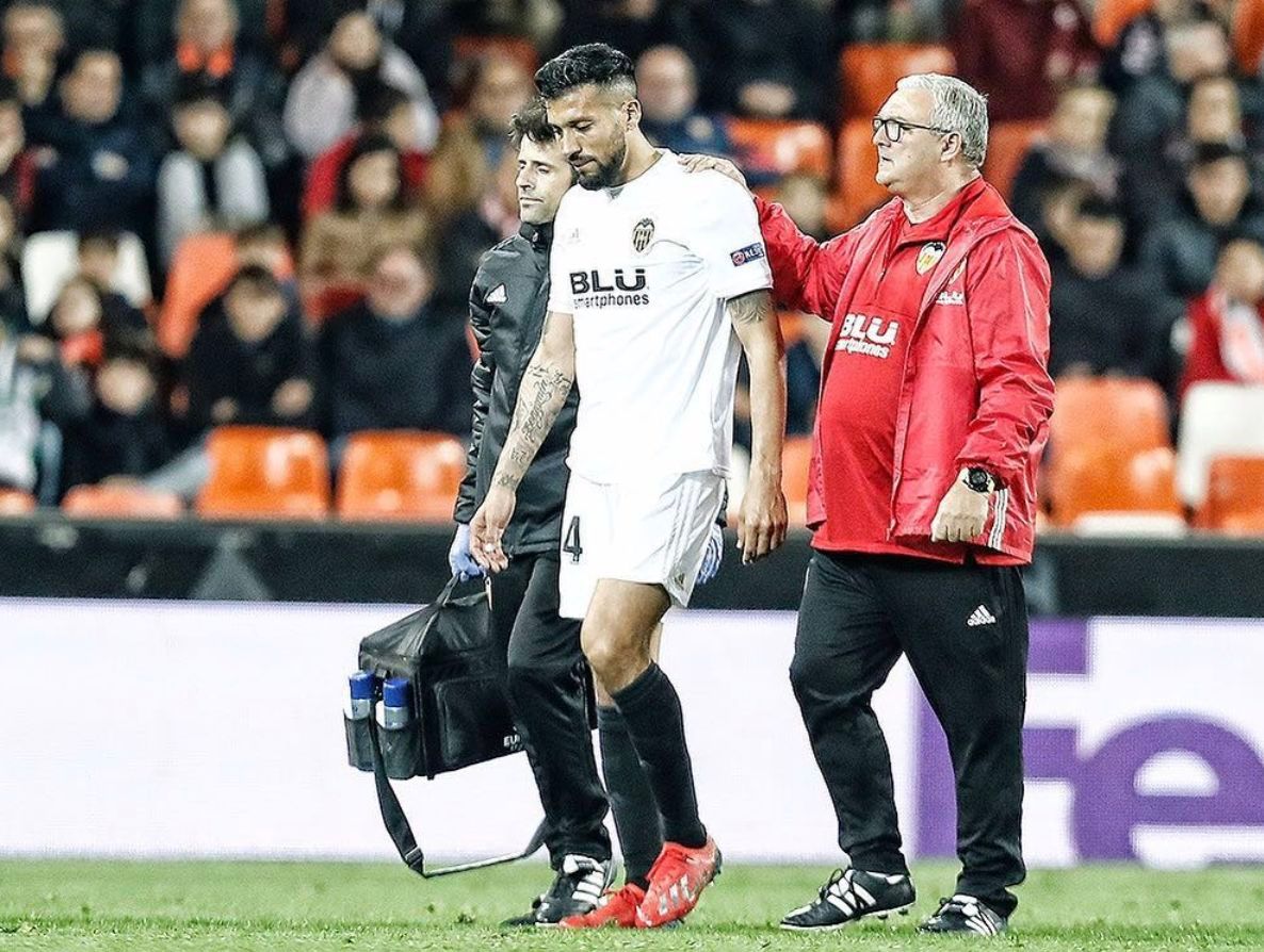  Garay se retira lesionado tras el Valencia-Celtic.