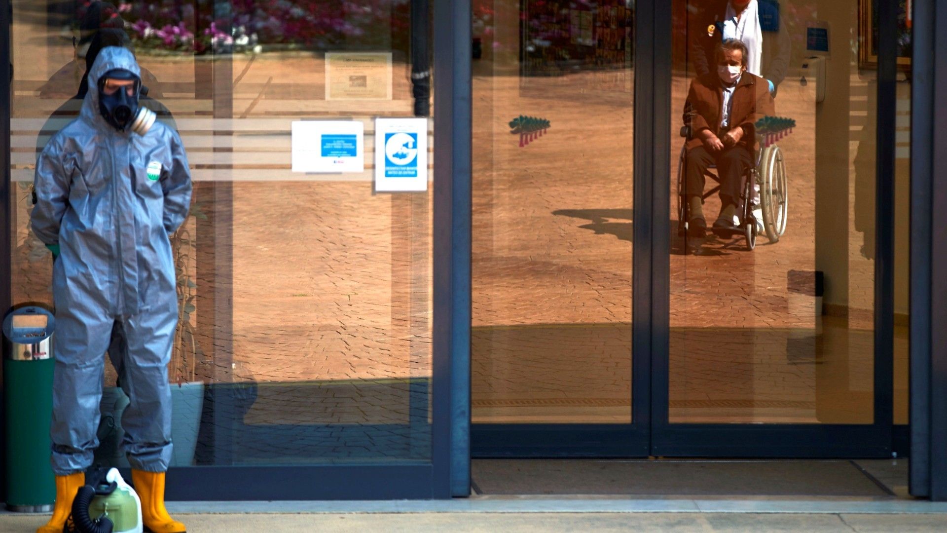 Imagen del acceso a una residencia de ancianos, en una imagen reciente..