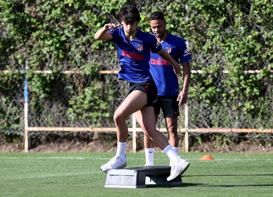  Los rivales del Valencia CF empiezan a caer.