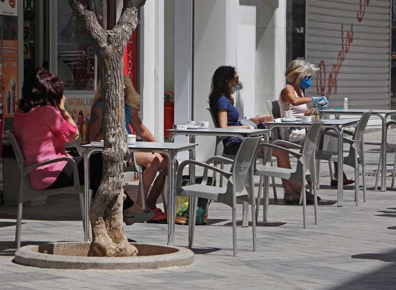 Reabren Bares y terrazas en Gandía y Benidorm por la fase 1