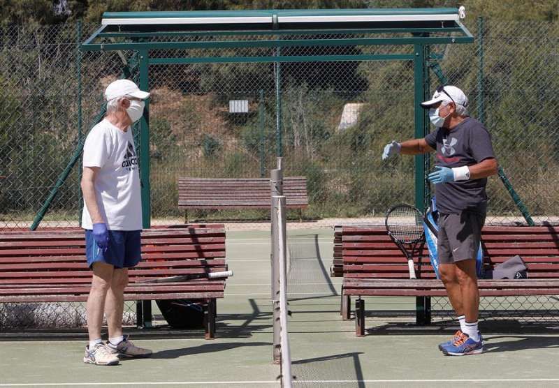 Reabren Bares y terrazas en Gandía y Benidorm por la fase 1