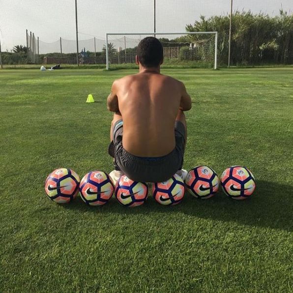  Rodrigo Moreno entrena en el Parador Nacional de El Saler.