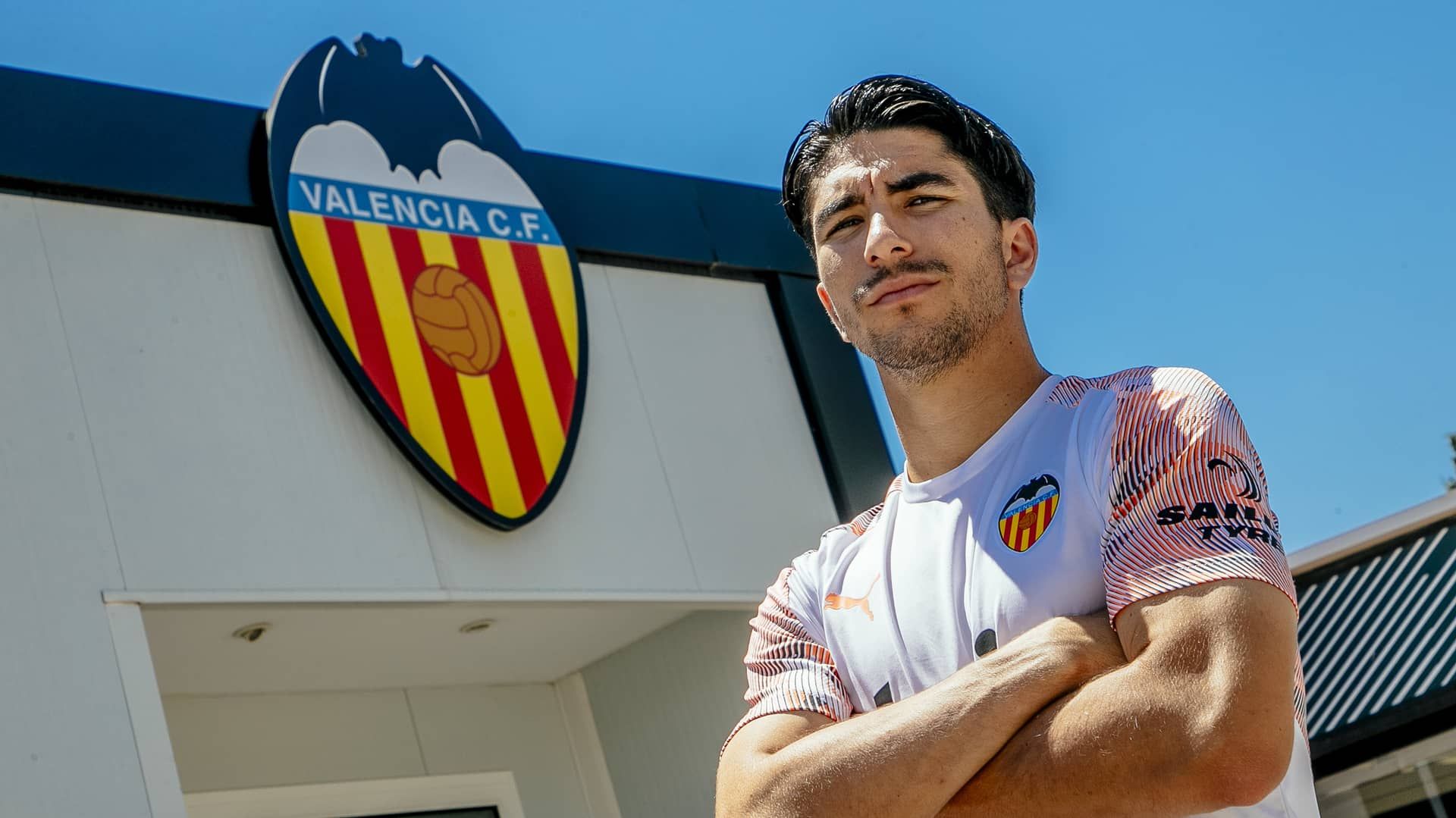 Carlos Soler, el jugador de la cantera con más partidos en la época Lim
