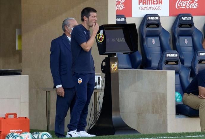 Celades ante el Villarreal, fue el último que conoció a Peter Lim