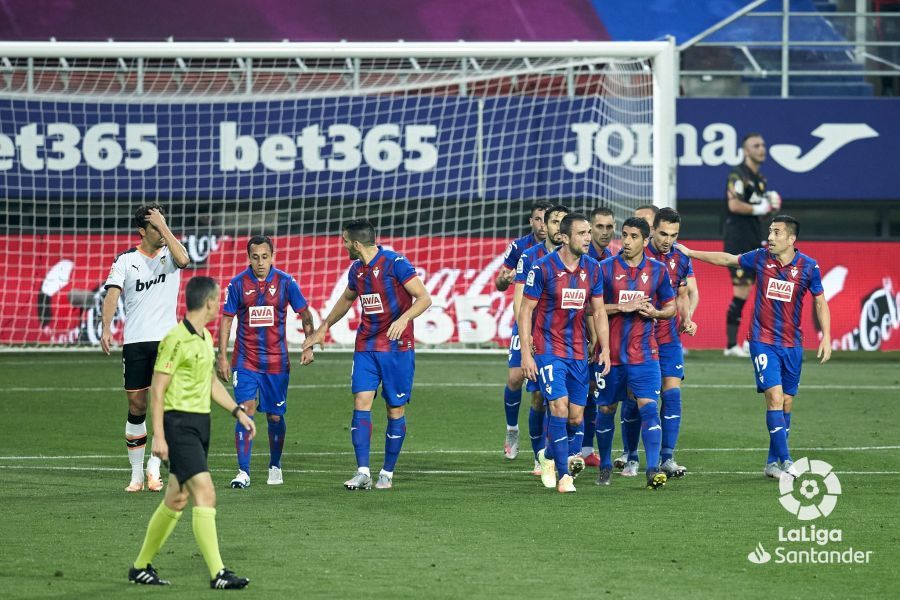 El Éibar celebra el 1-0.