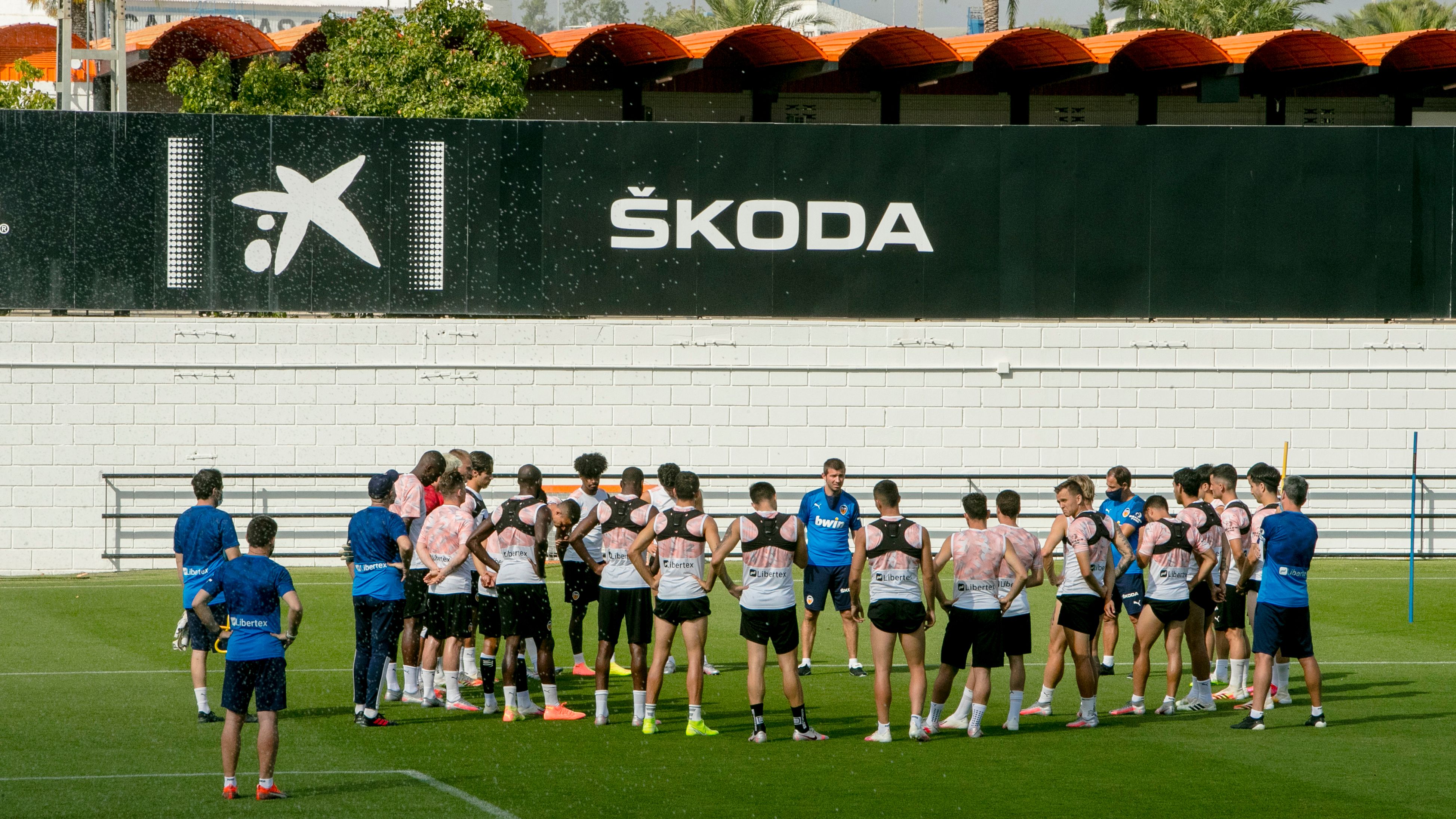 Ni Gabriel, ni Gayà estuvieron en el entrenamiento del Valencia CF de este martes