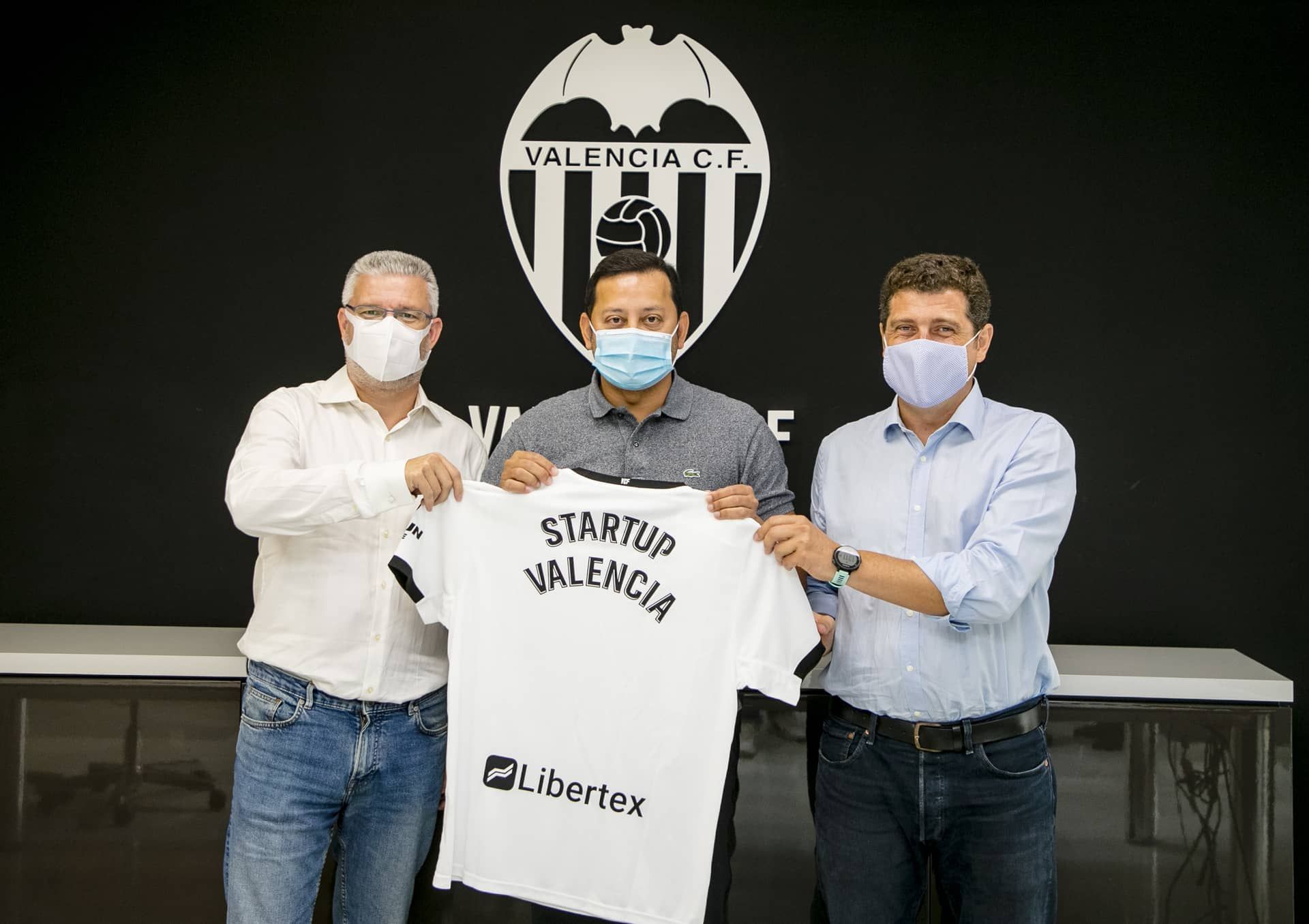  Firma del acuerdo con Startup Valencia