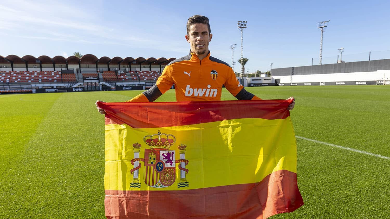  Gabriel Paulista con la bandera de España