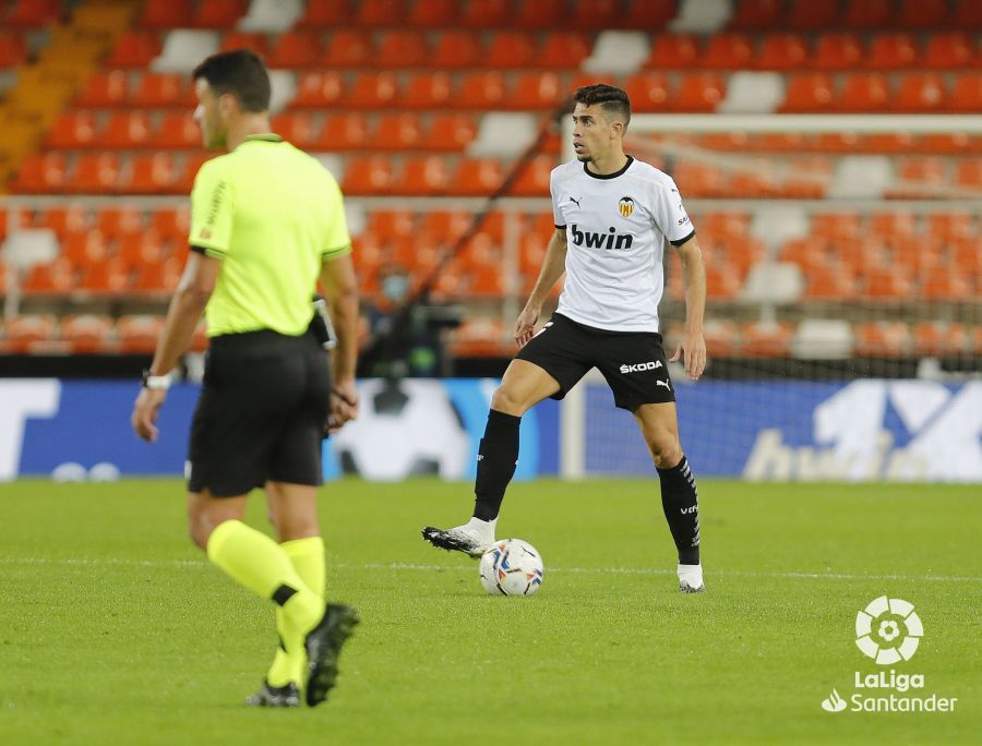  Gabriel Paulista tendrá que ganarse uno de los puestos más disputados en la selección.