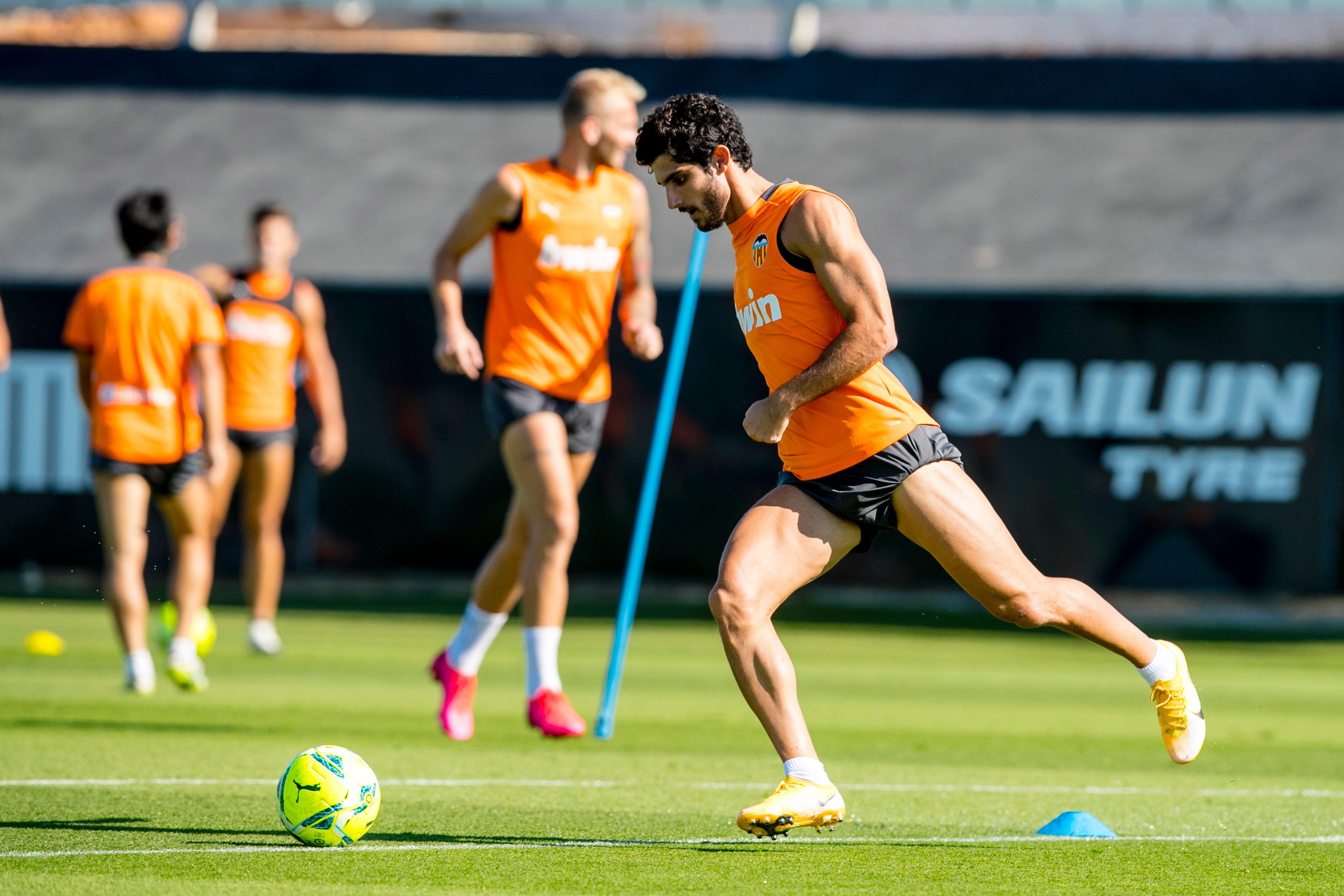 Gracia todavía confía en que Guedes sea un jugador importante durante la temporada.