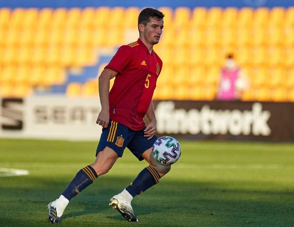 Hugo Guillamón con España