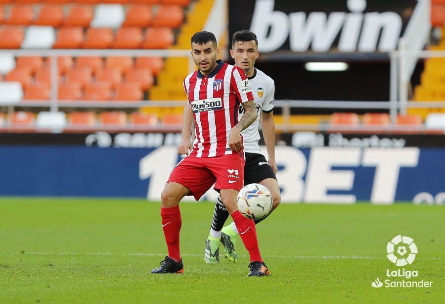 Hugo Guillamón tapa a Correa