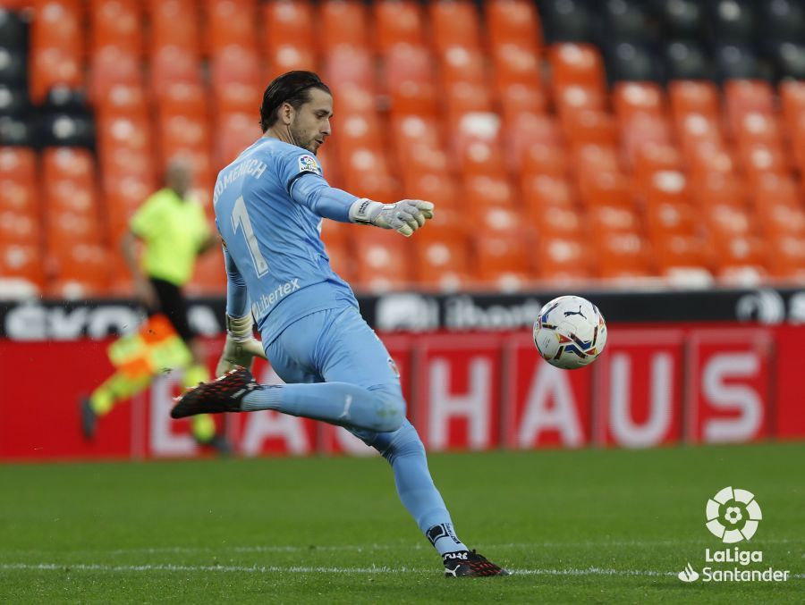  Jaume Doménech, durante el Valencia CF - Atlético.
