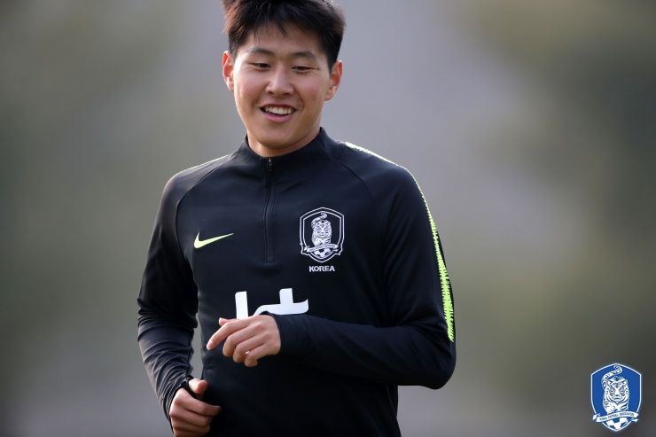  Kang In Lee con la selección de Corea.