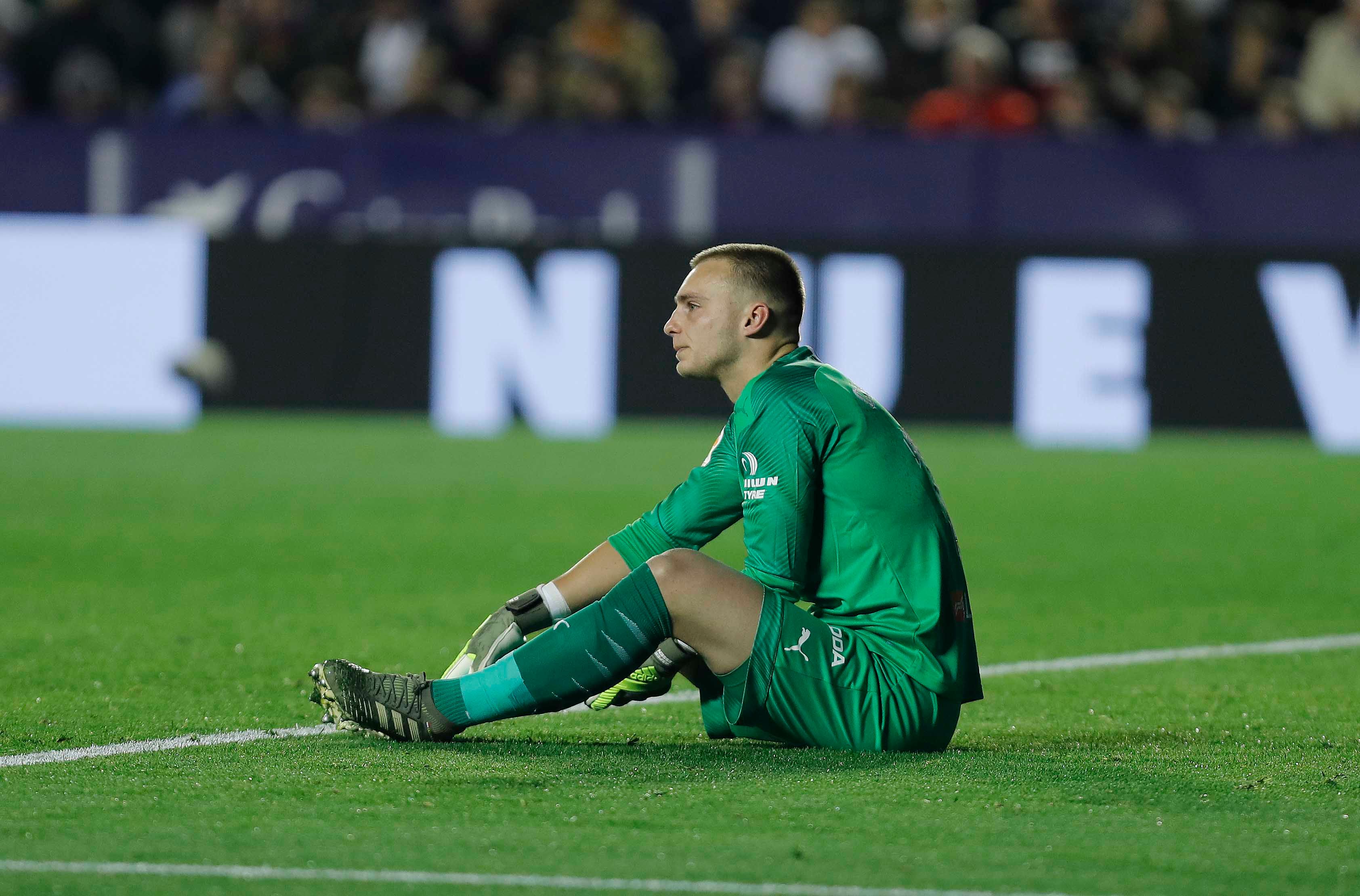  Lesión de Jasper Cillessen contra el Levante.