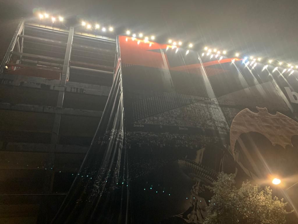  Lona descolgada de Mestalla